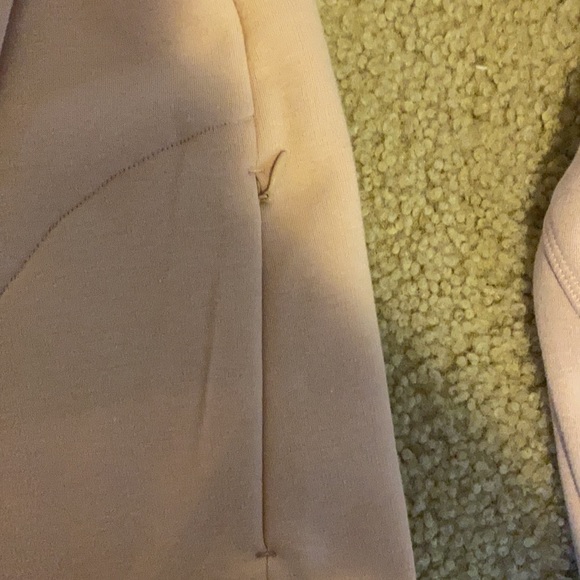 Athleta Top. - Picture 5 of 5